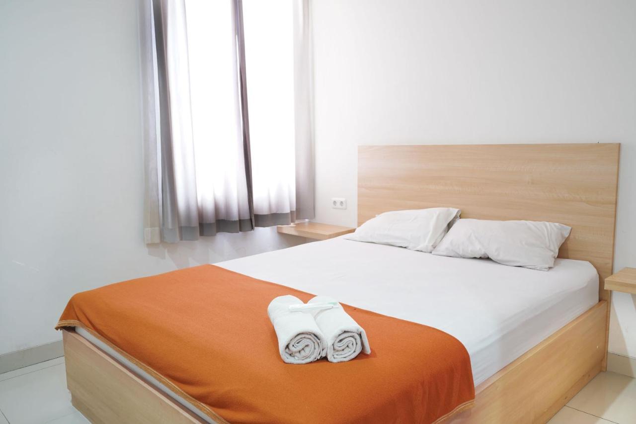 Urooms Tanah Abang Jacarta Exterior foto