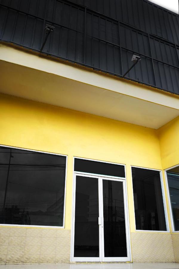 Urooms Tanah Abang Jacarta Exterior foto