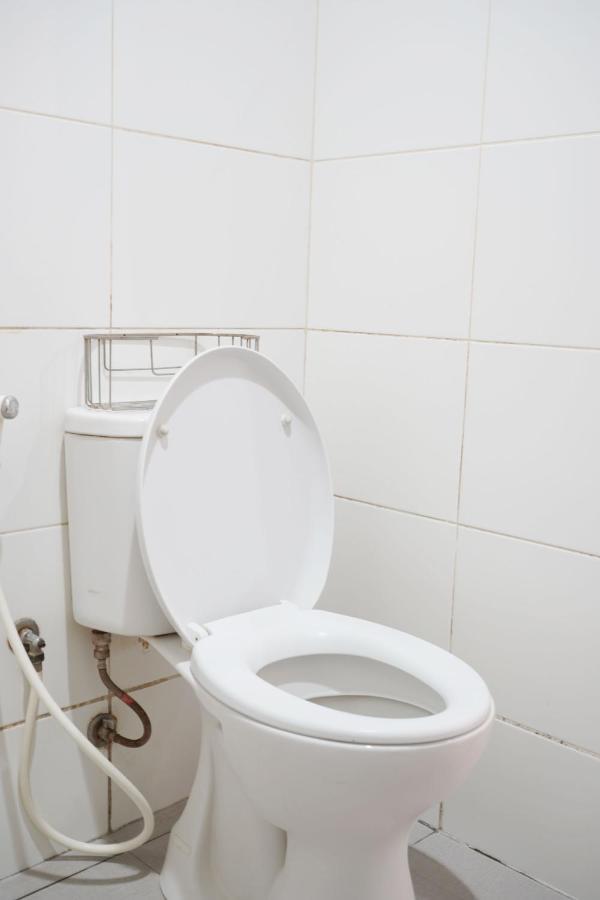 Urooms Tanah Abang Jacarta Exterior foto